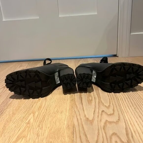 Schutz Zhara Black Lace Up Winter Stacked Leather Boots 6.5 New without box - Picture 4 of 5